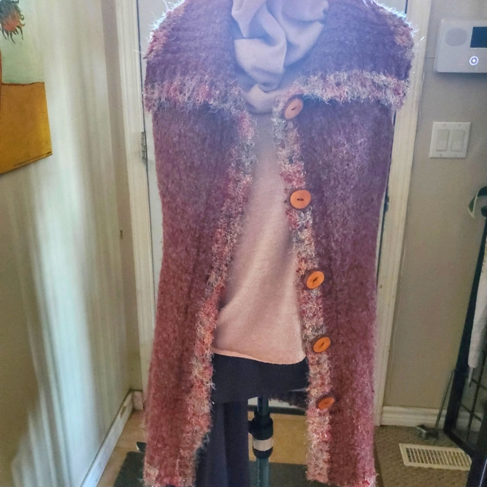 Long wool blend collared sleeveless sweater